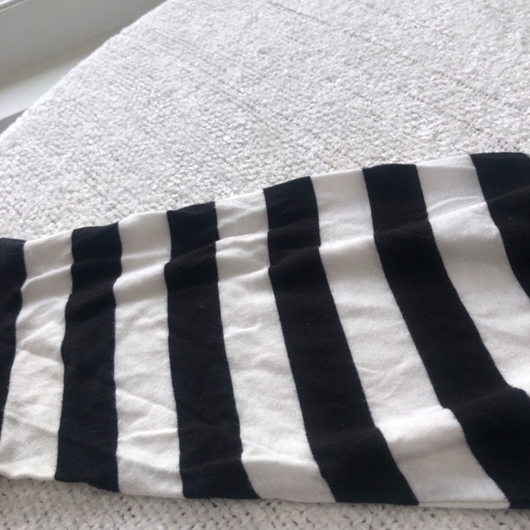 Ricki’s xxl black and white teeshirt. Open top seams with crisscrosses across - Picture 2 of 6